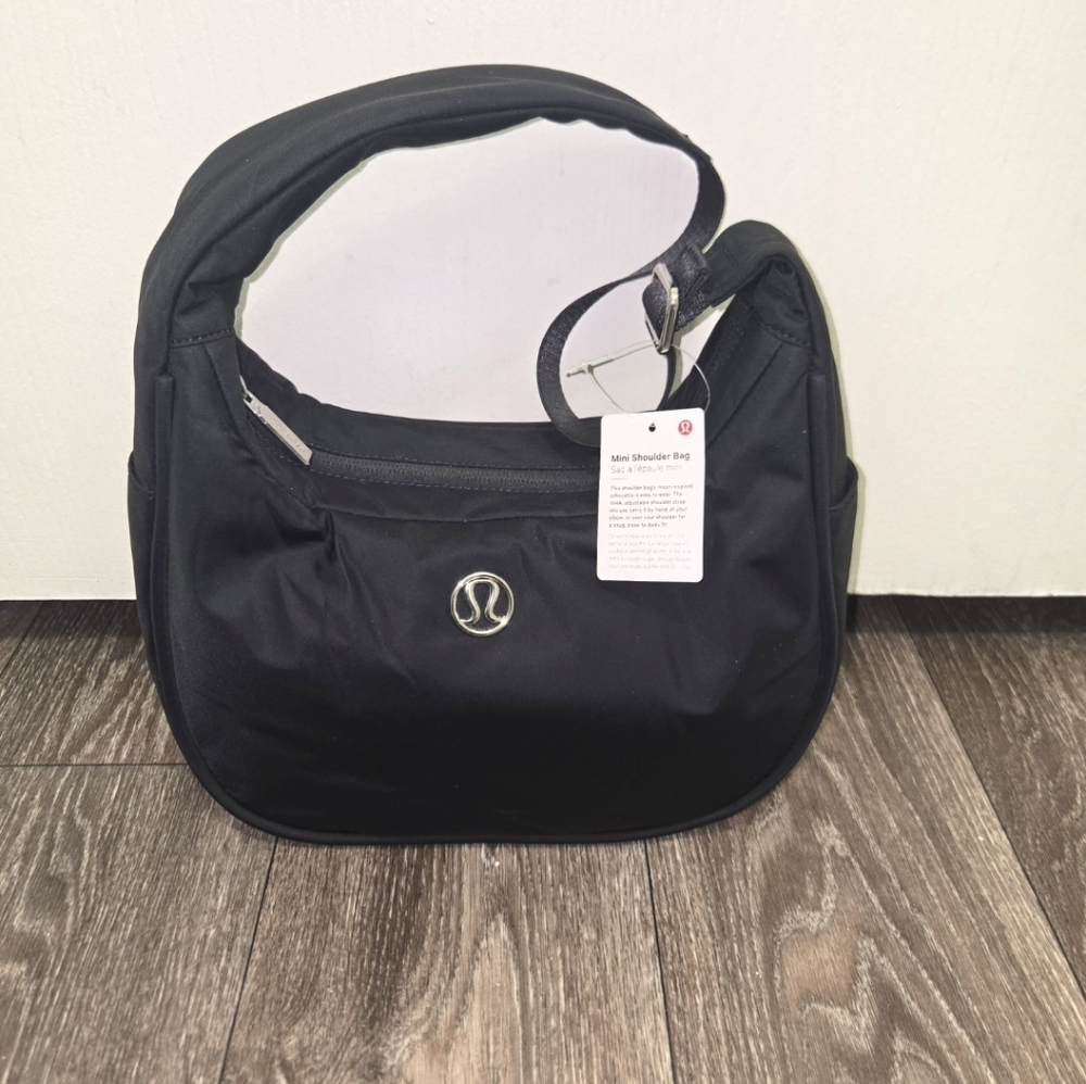 Lululemon City Essentials Shoulder Bag 4L Black NWT